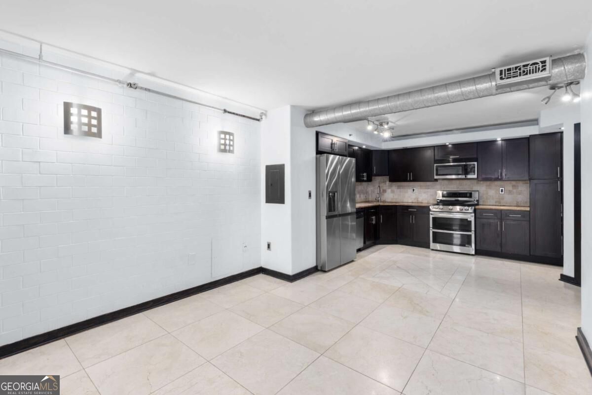795 Hammond Drive # 1013