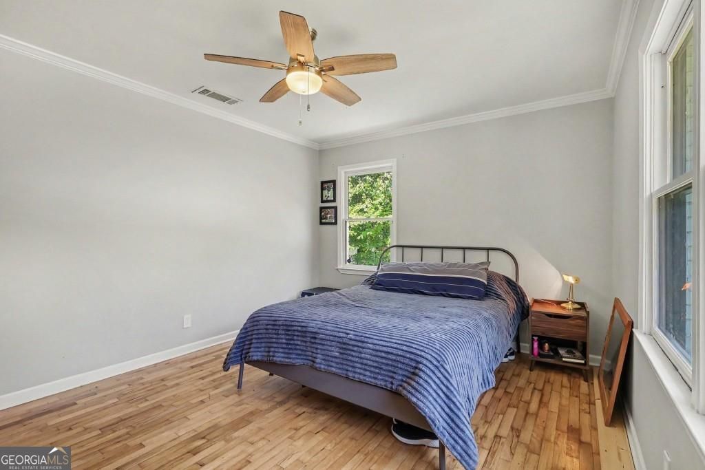 1120 Delores