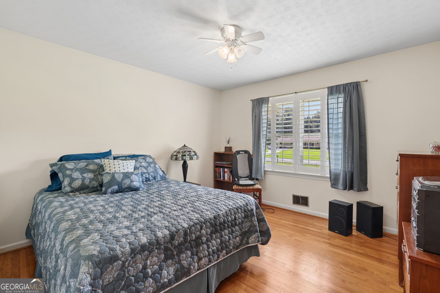 2833 Crabapple Circle
