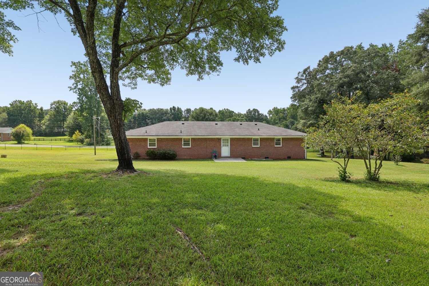 2833 Crabapple Circle