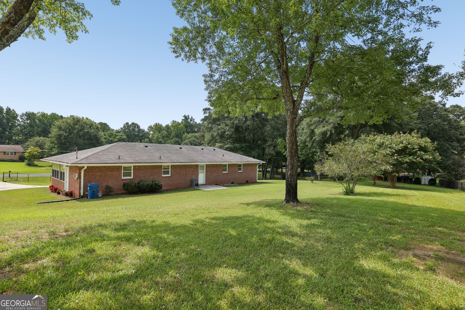 2833 Crabapple Circle