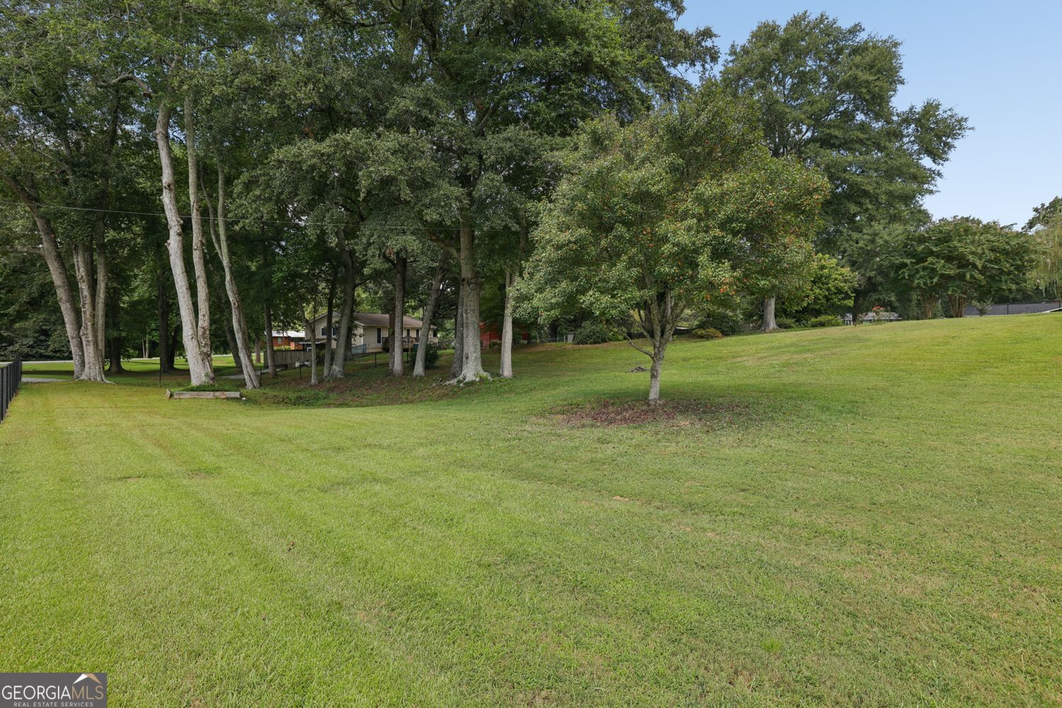 2823 Crabapple Circle