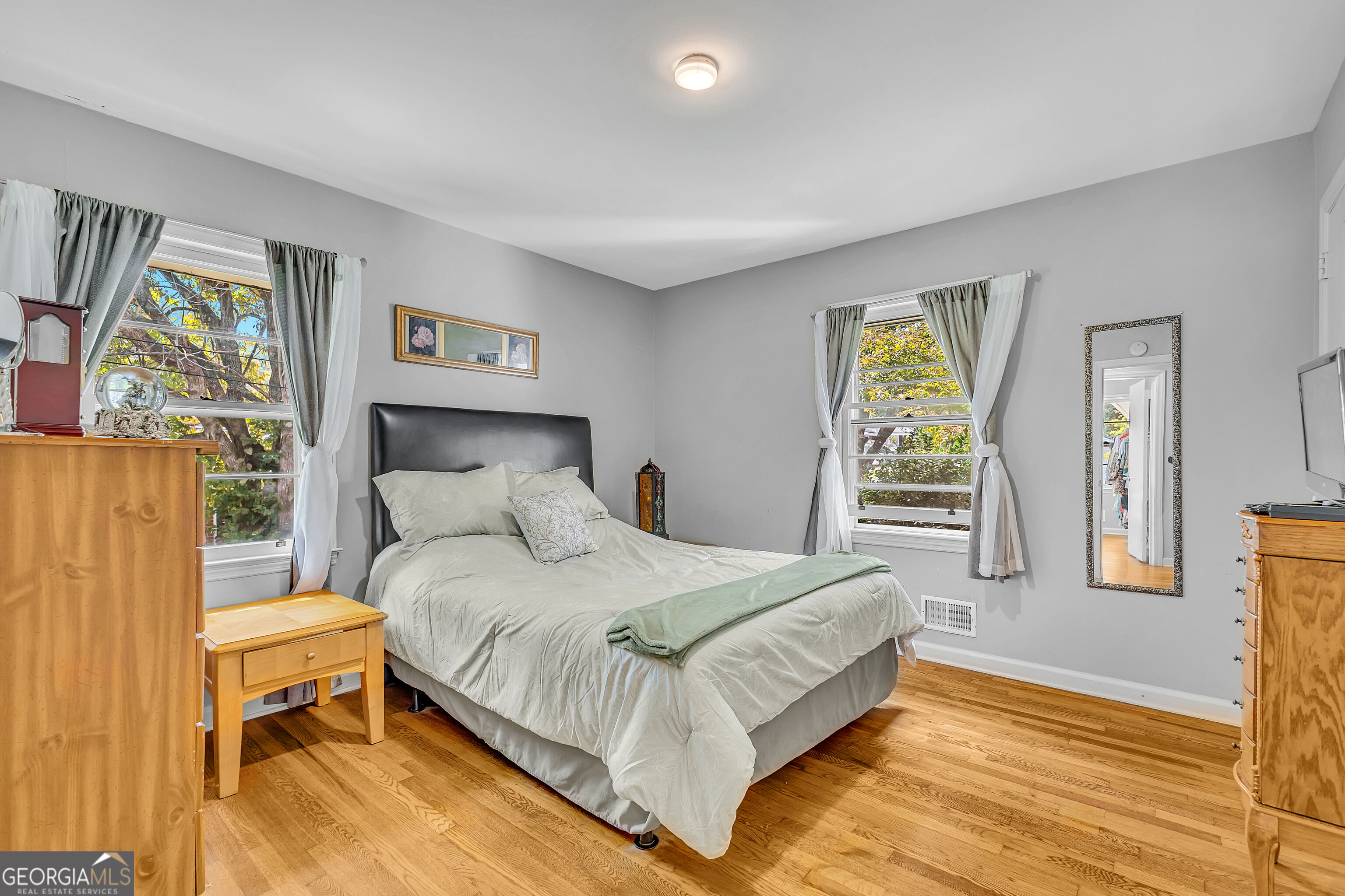 349 Virginia Place SE