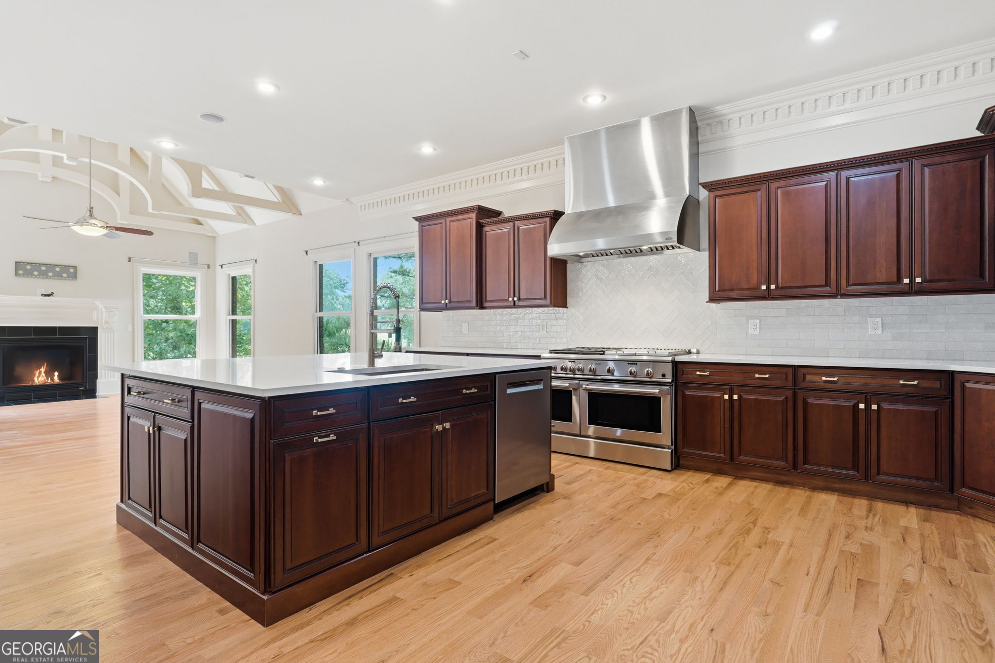 6295 Windward Parkway