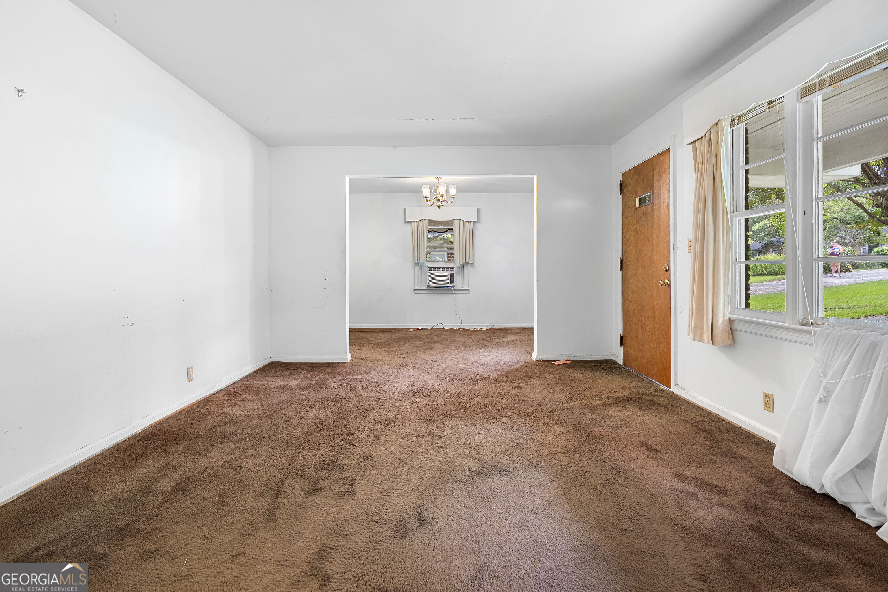 2592 Woodridge Drive