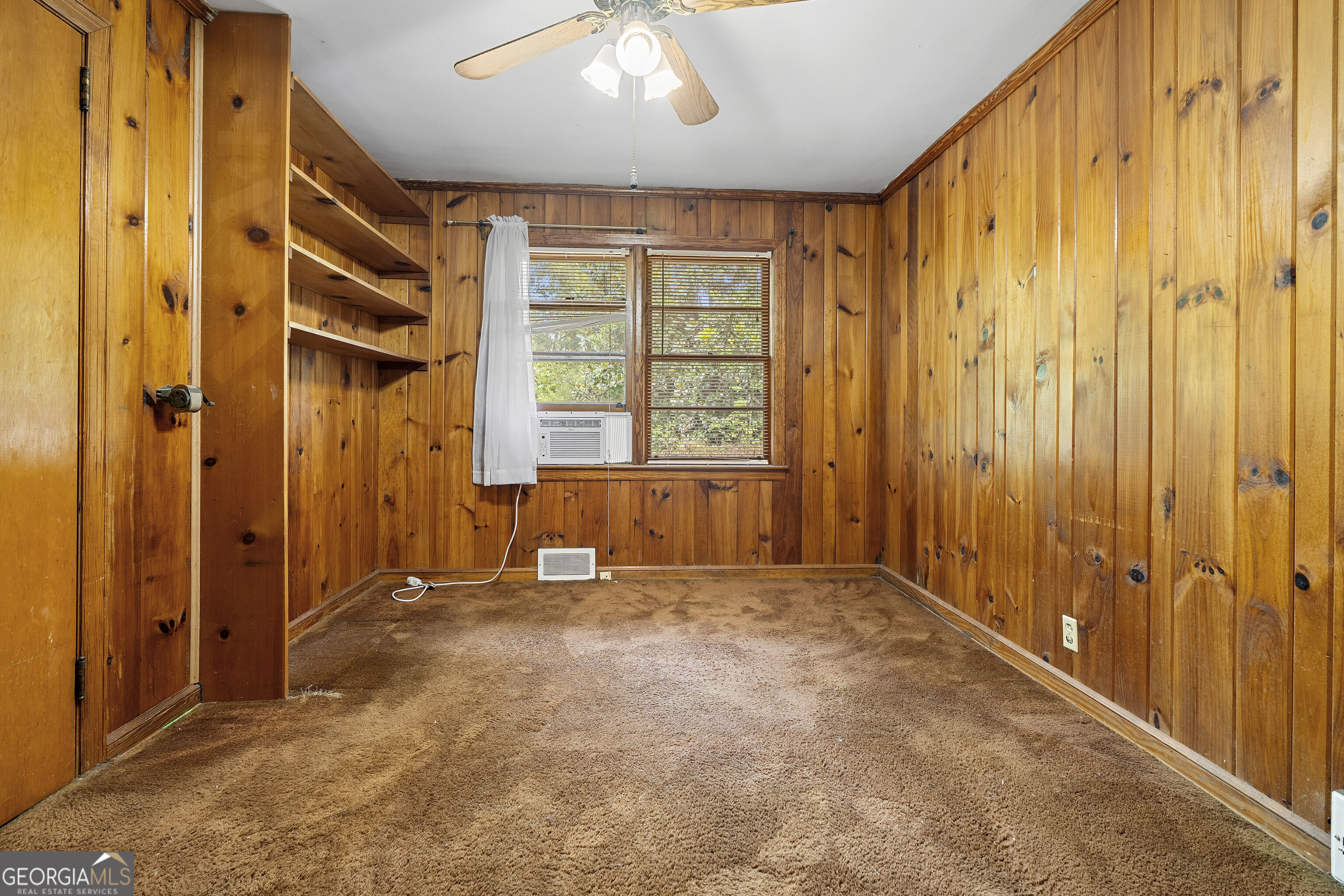 2592 Woodridge Drive