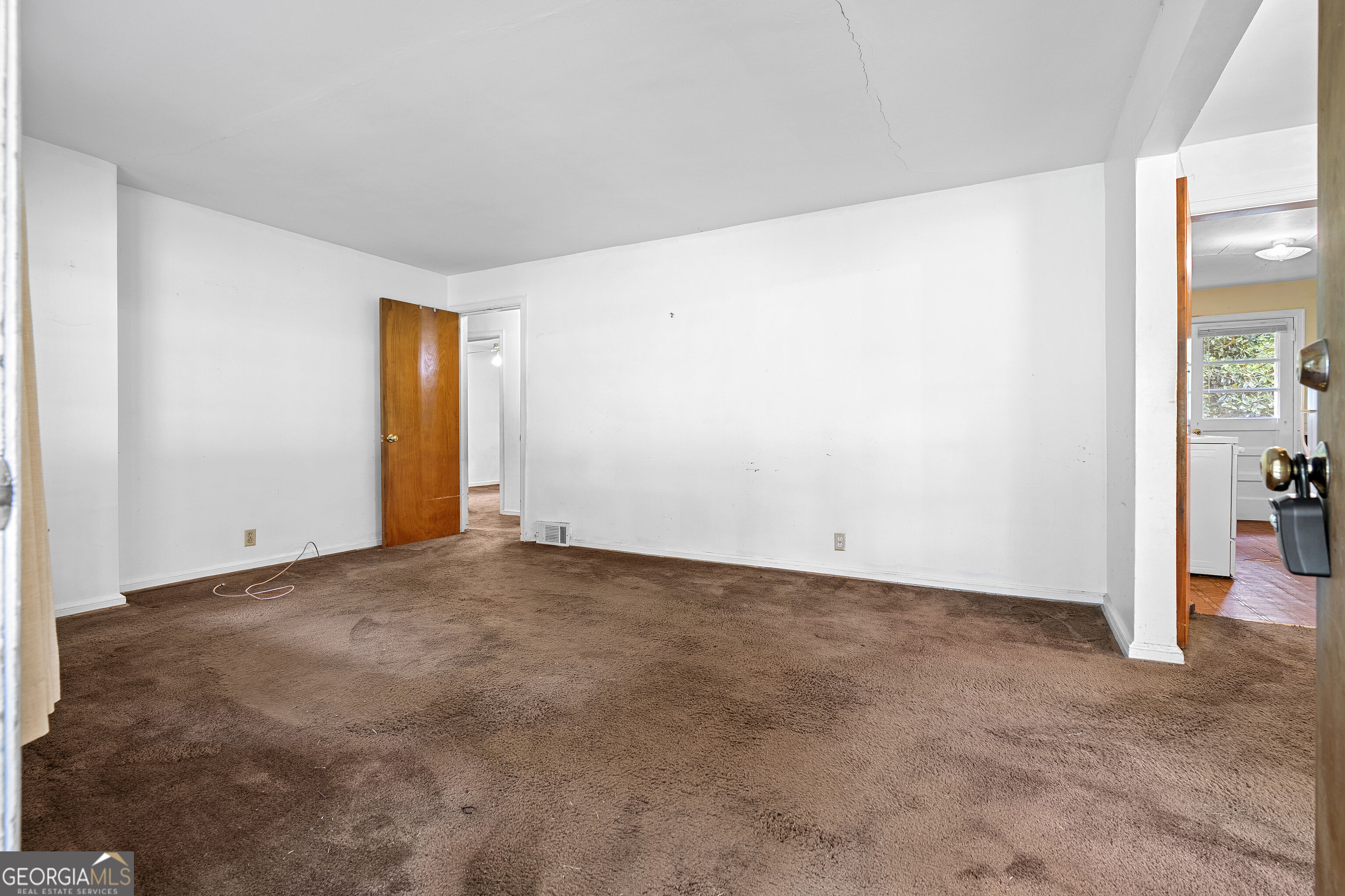 2592 Woodridge Drive