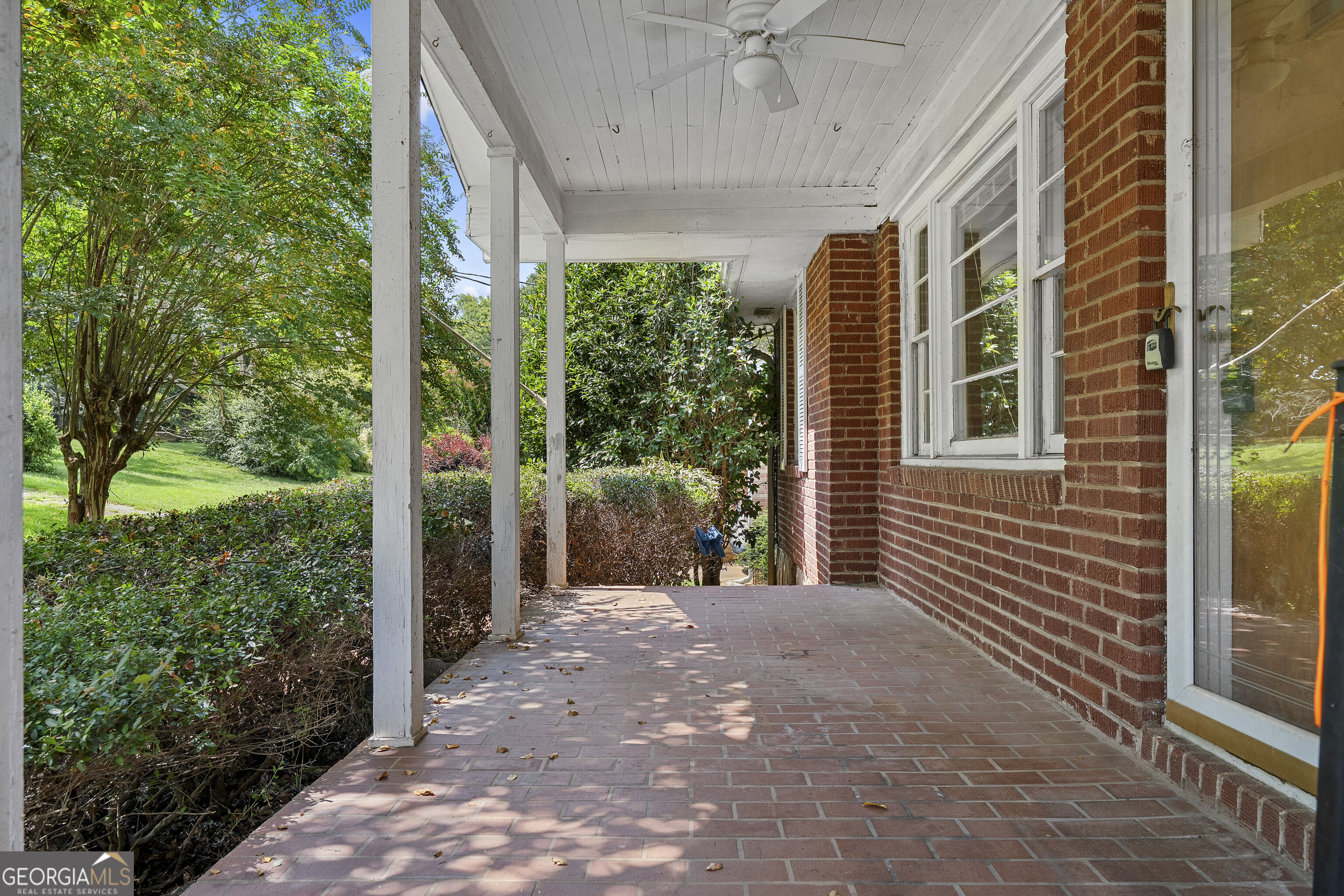 2592 Woodridge Drive