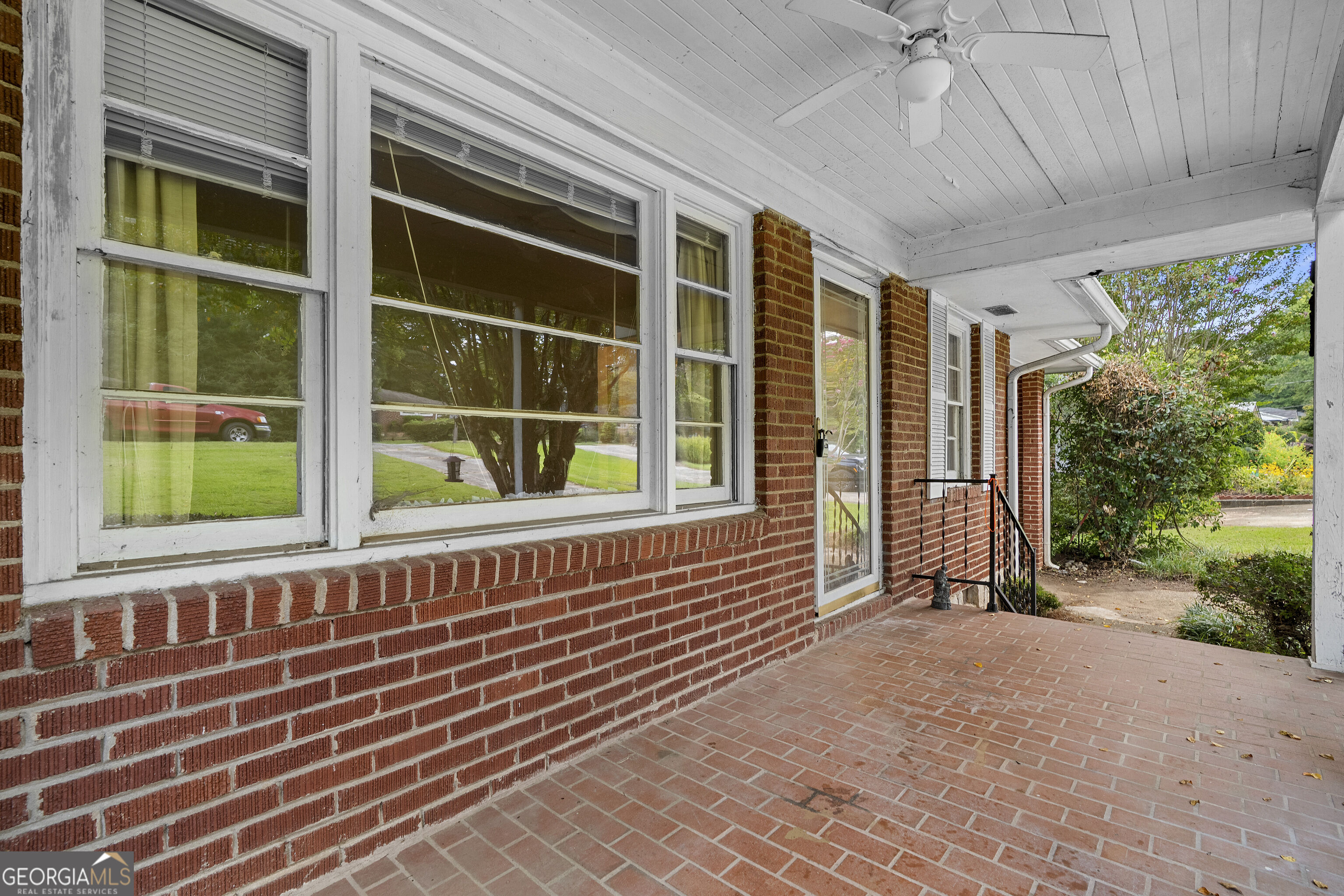 2592 Woodridge Drive