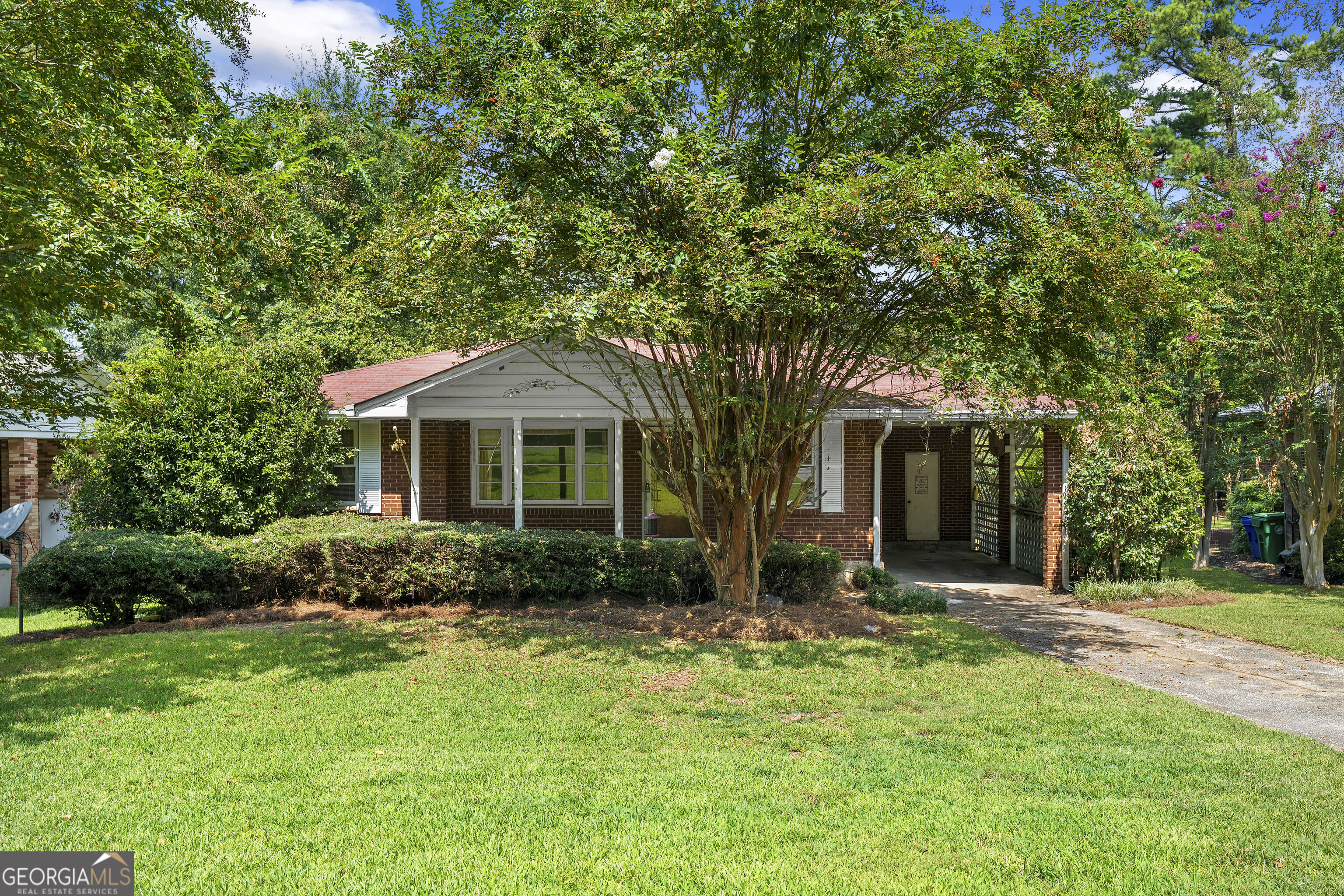 2592 Woodridge Drive