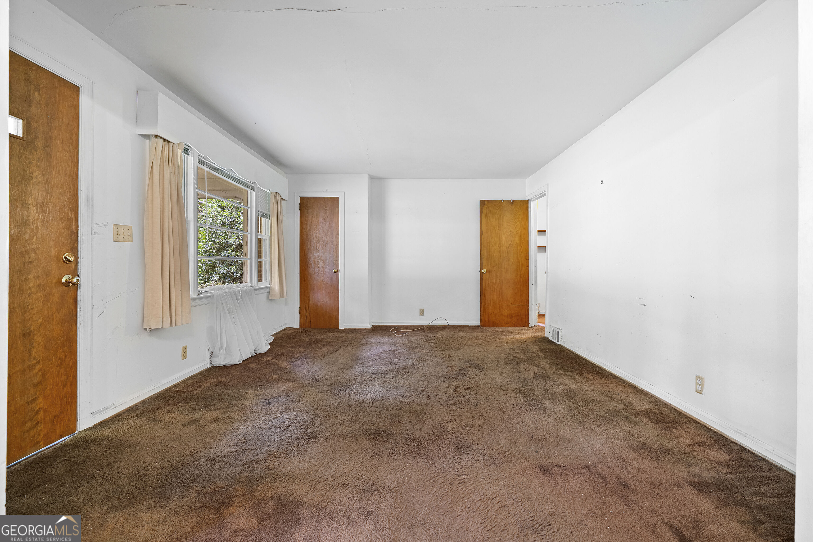 2592 Woodridge Drive