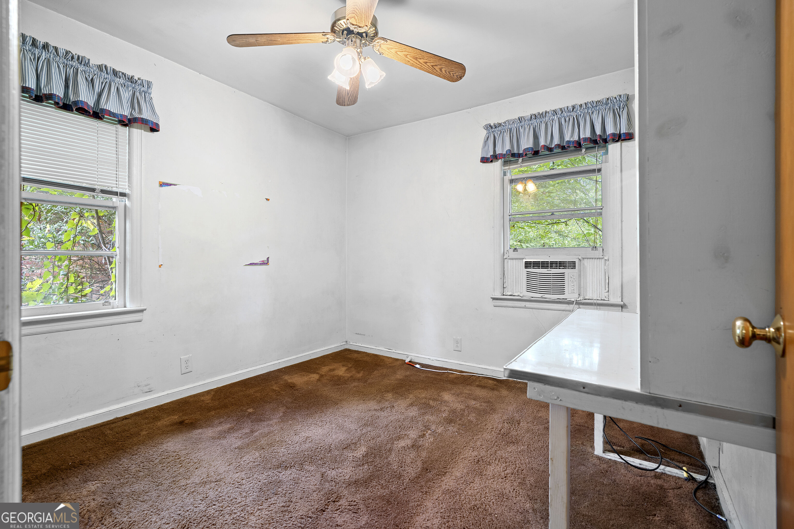 2592 Woodridge Drive
