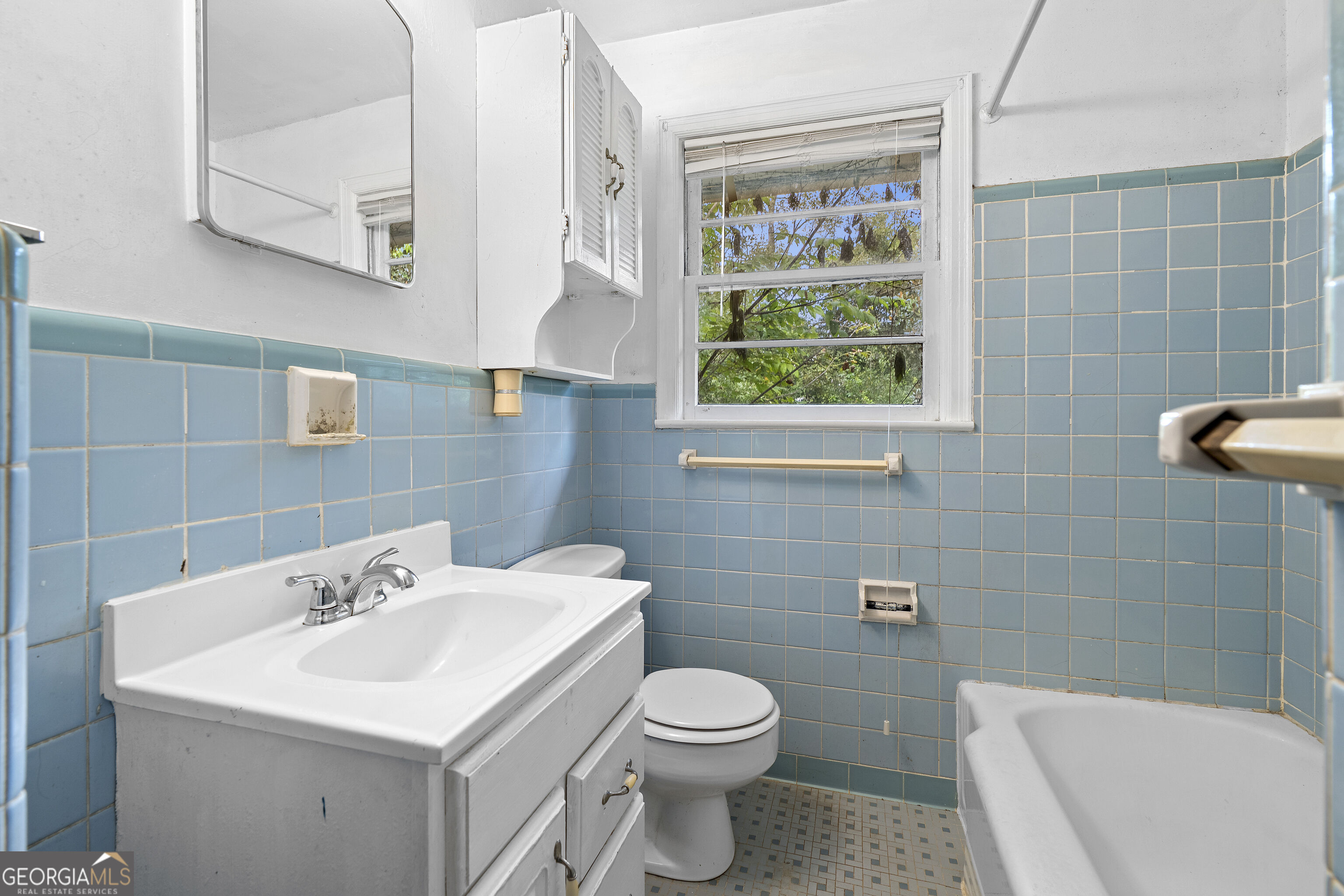 2592 Woodridge Drive
