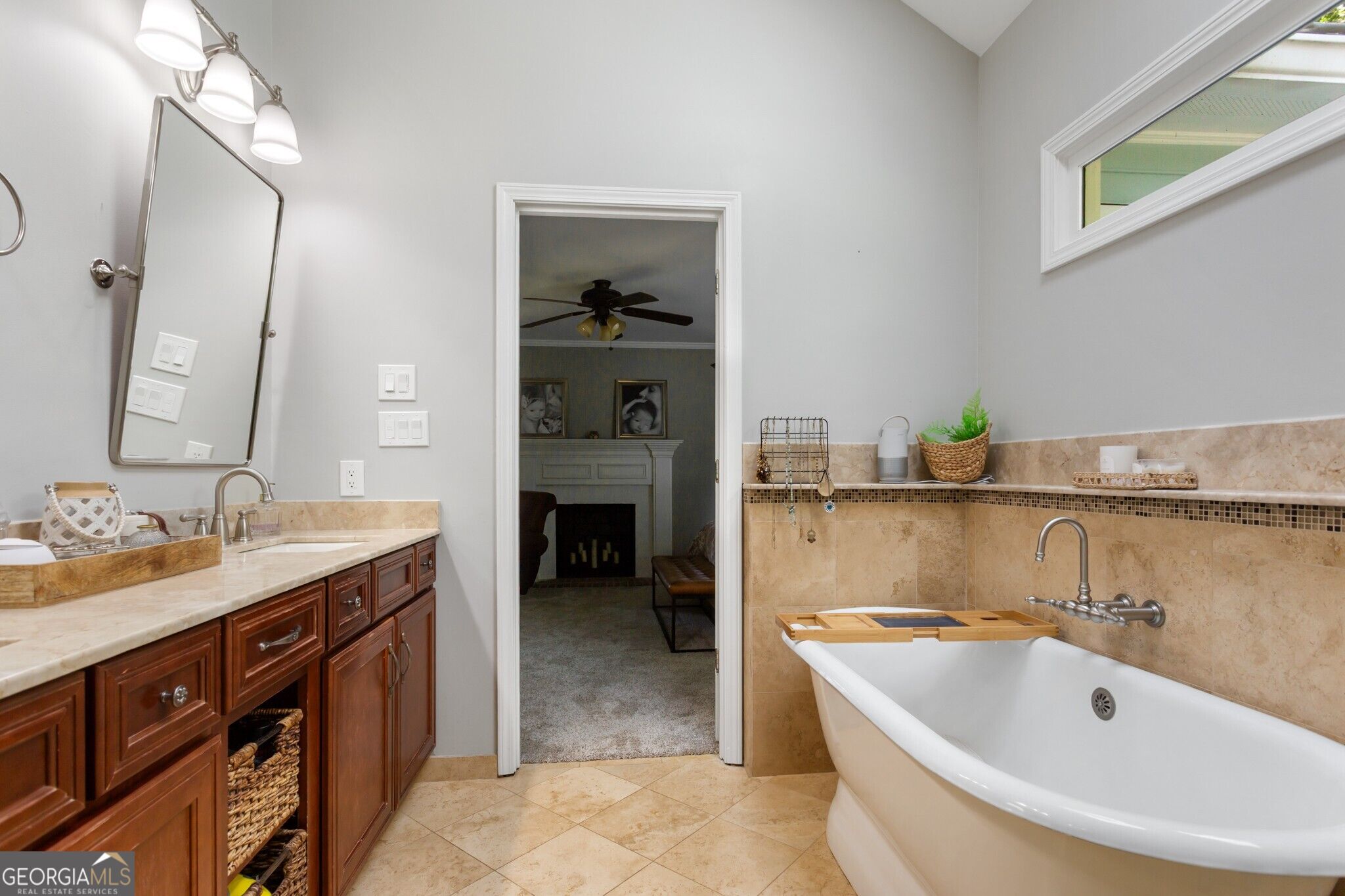 965 Hickory Oak Hollow