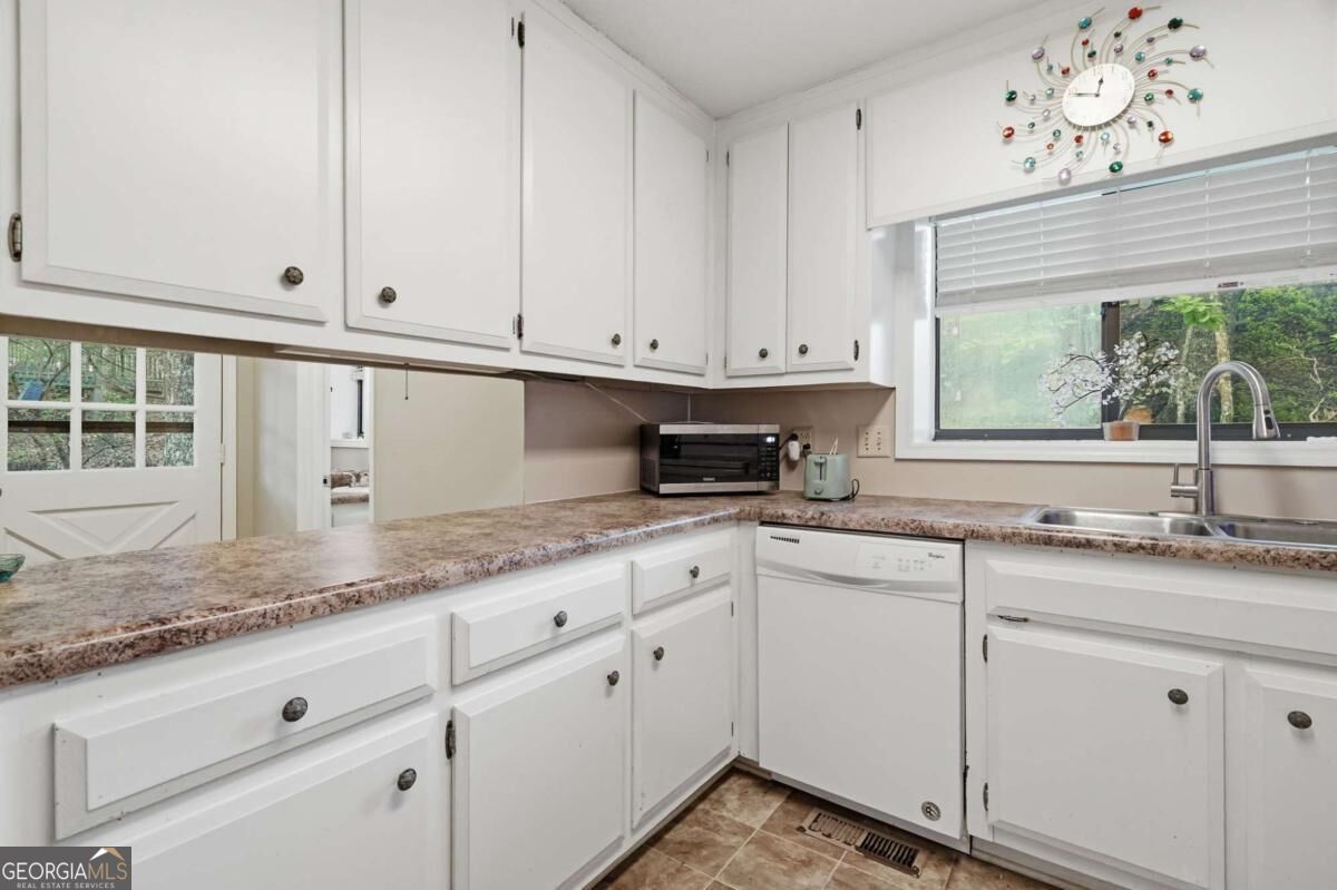 200 Villa Road # 103