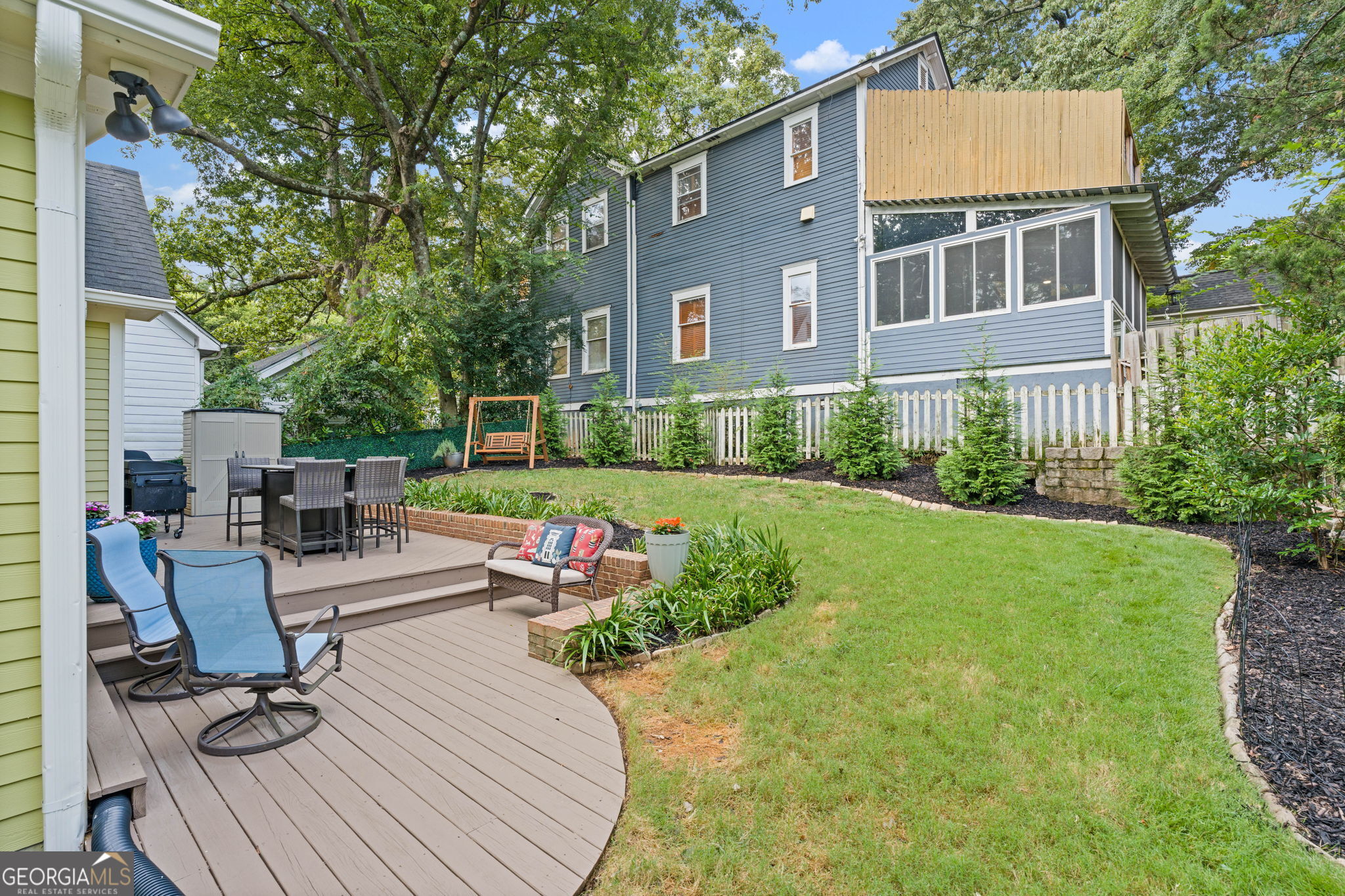 369 Loomis Avenue SE