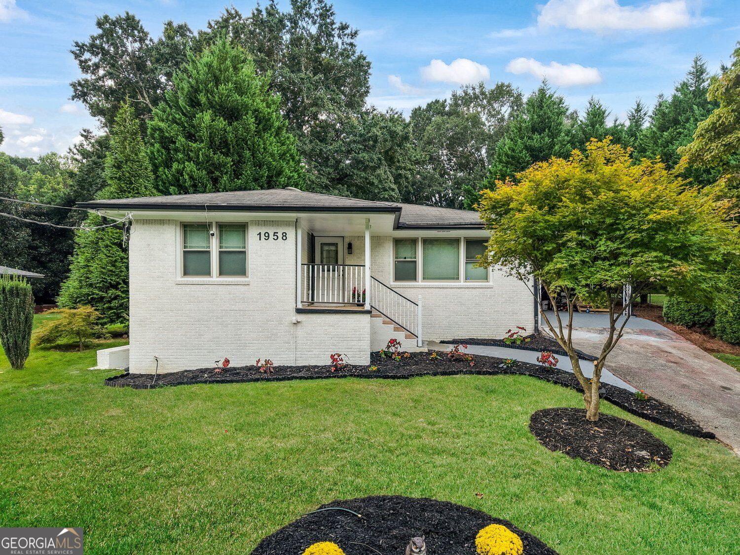 1958 Penelope Street NW