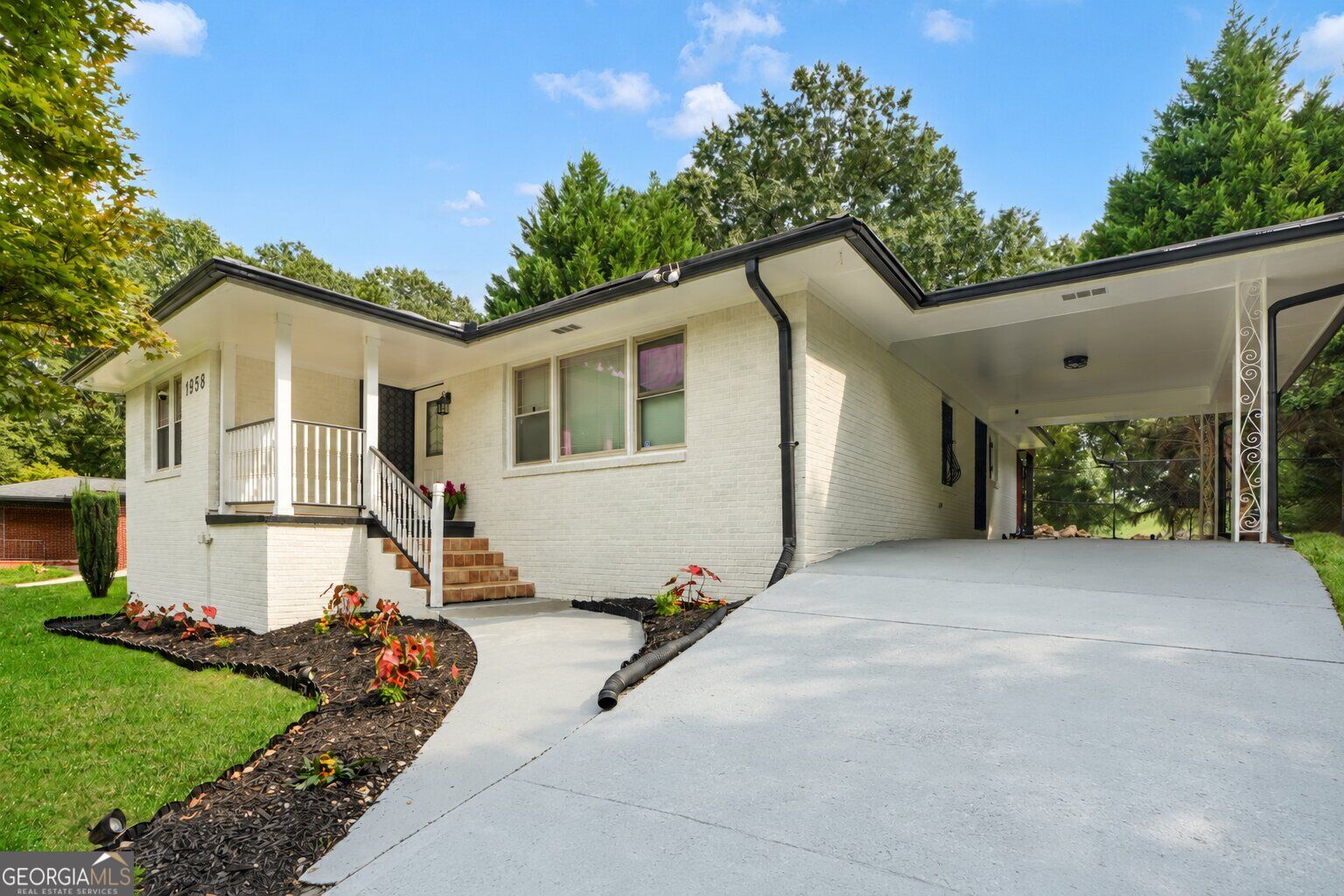 1958 Penelope Street NW