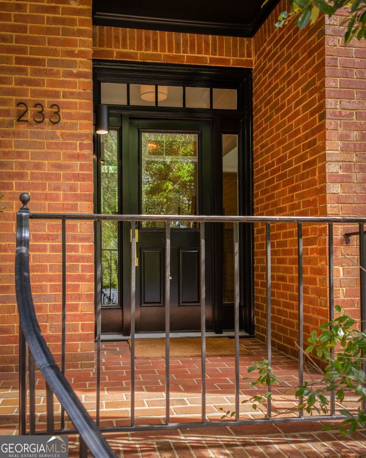 233 Sycamore Place