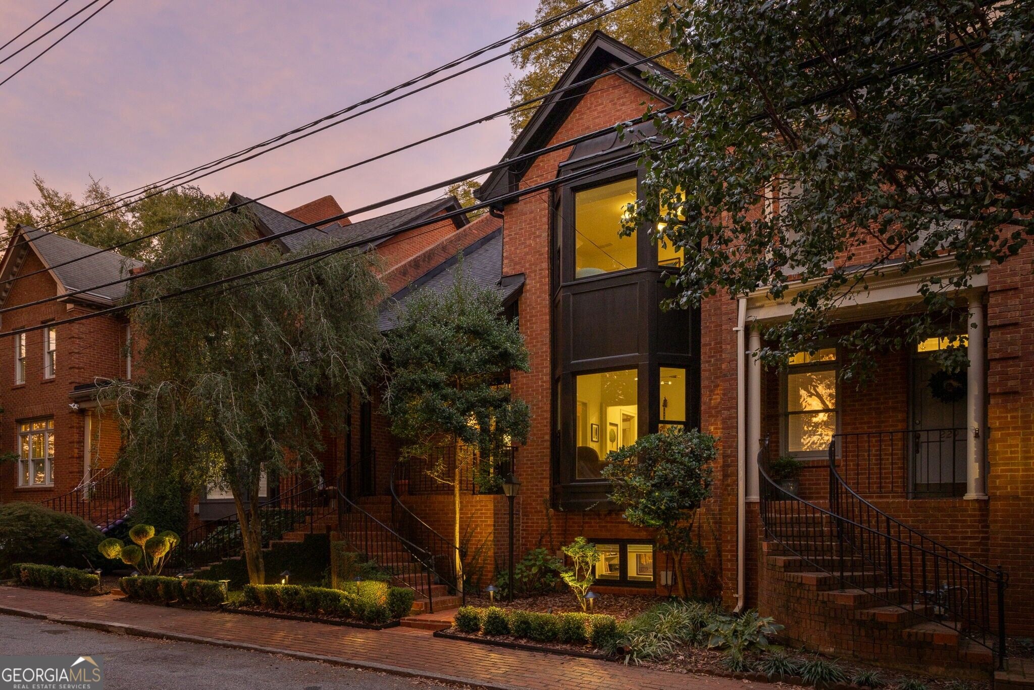 233 Sycamore Place