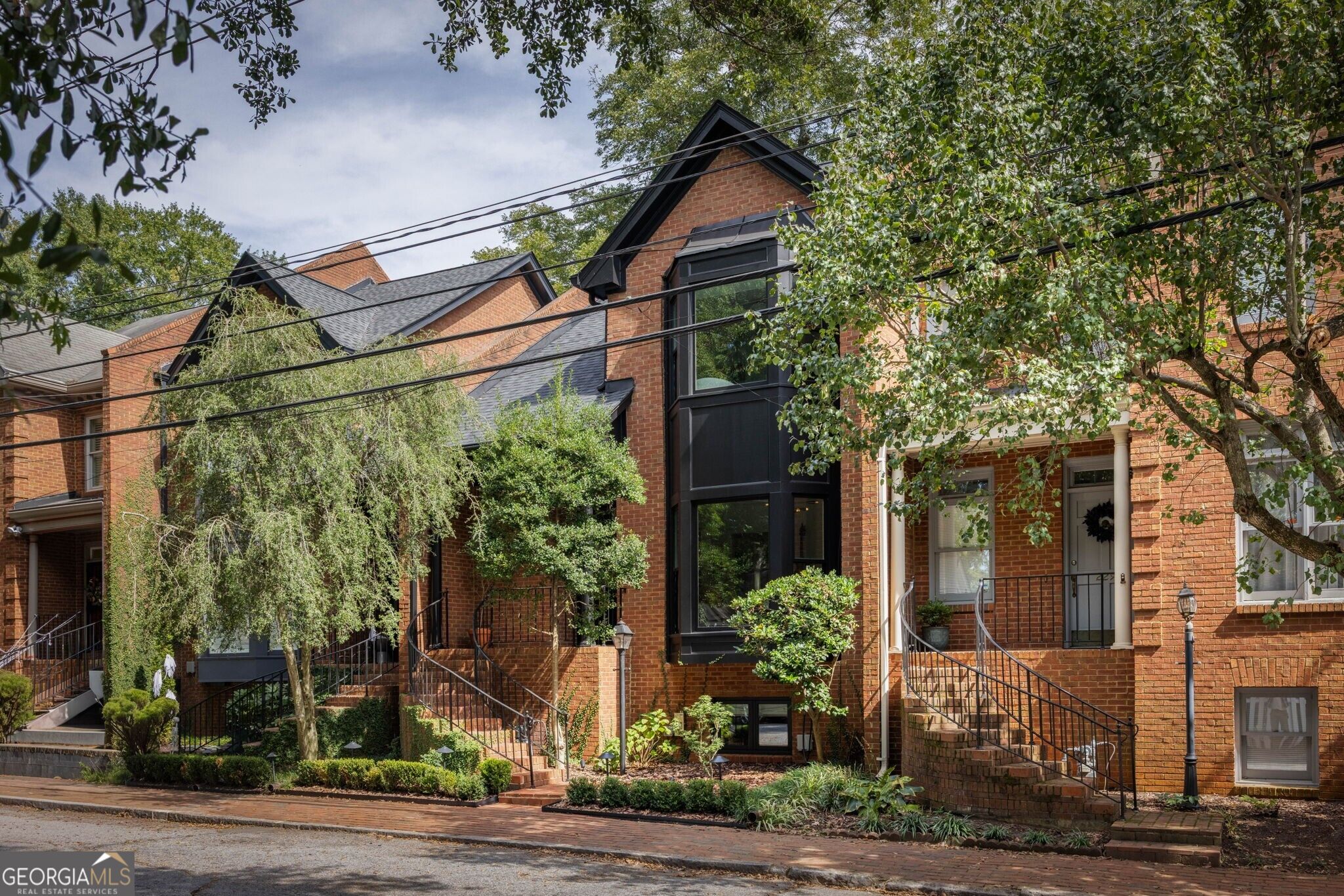 233 Sycamore Place