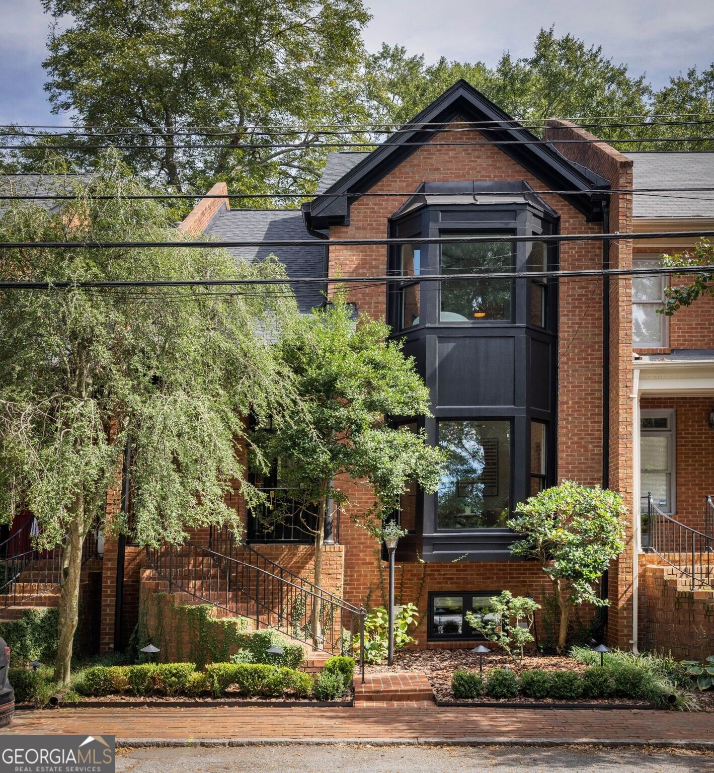 233 Sycamore Place