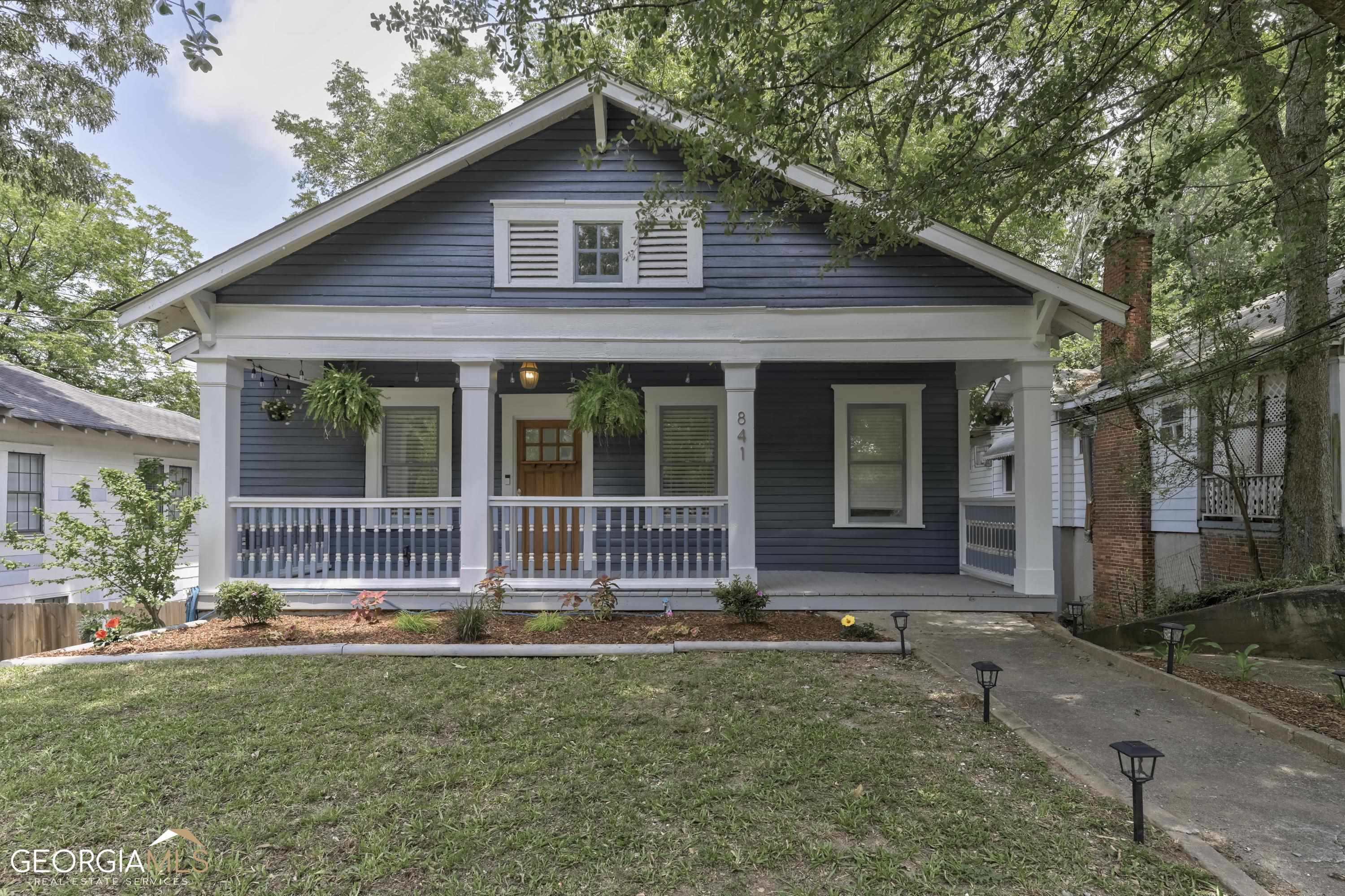 841 Rose Circle SW
