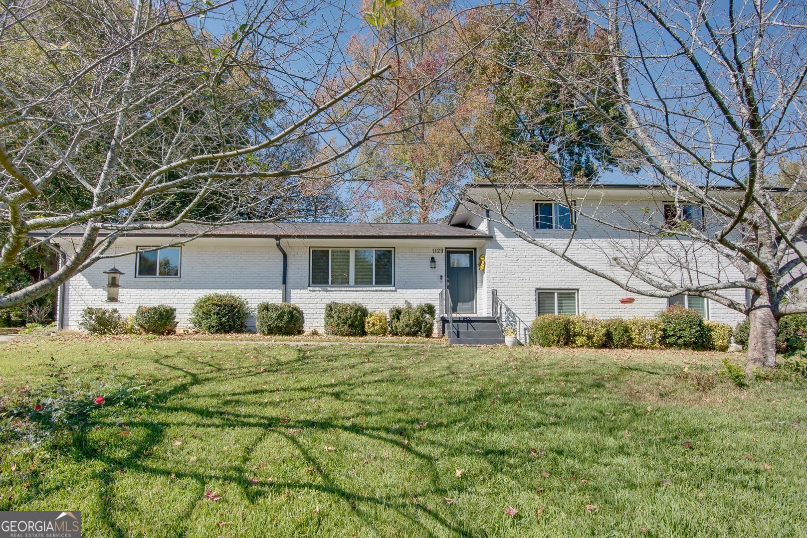 1129 Chatsworth Drive