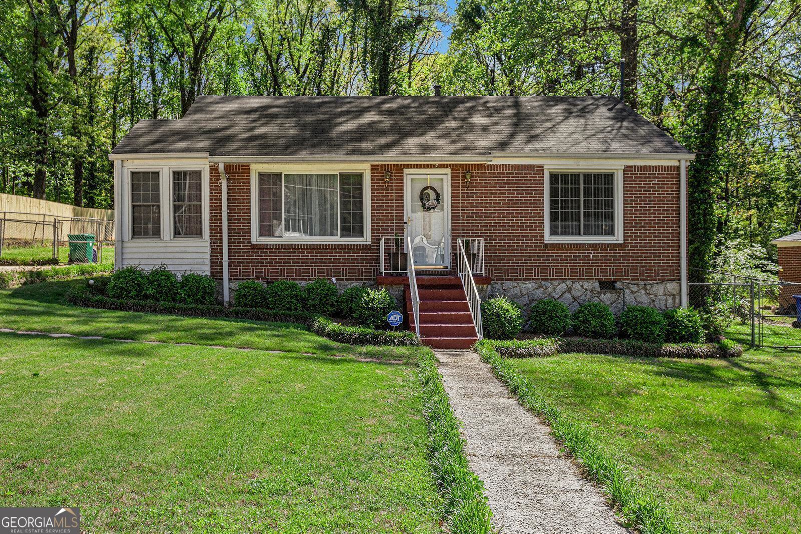 1921 Grandview Circle SE