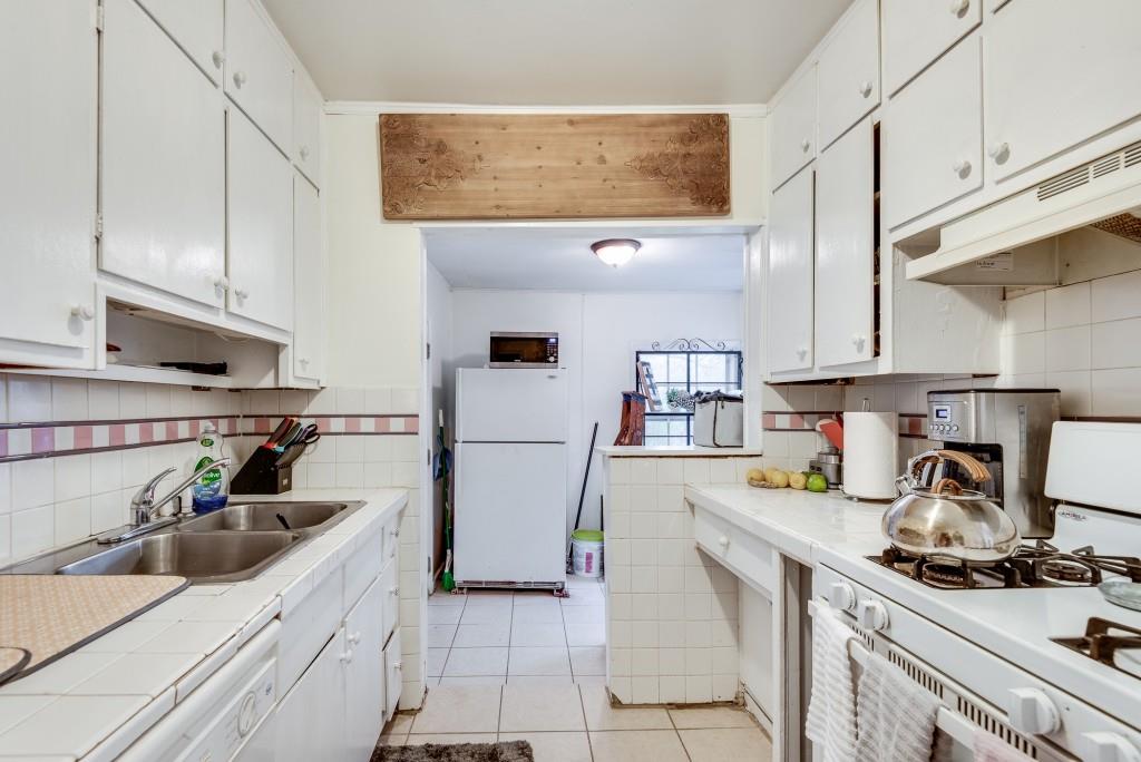 3177 Clairwood Terrace