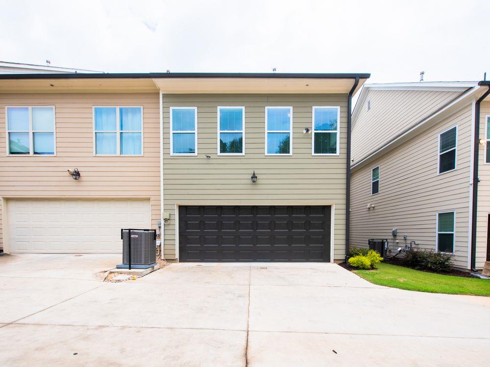 878 Westmoreland Circle NW