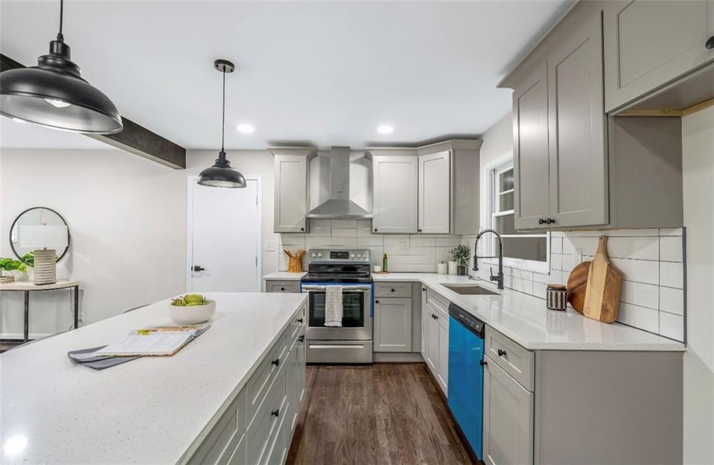 2552 Dorothy Drive SW