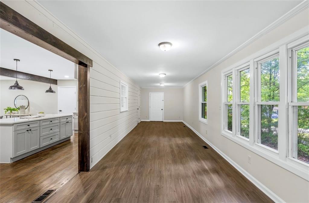 2552 Dorothy Drive SW