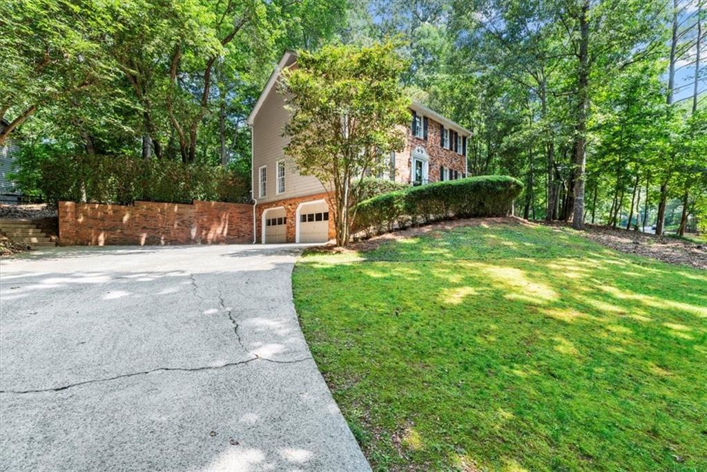 100 Grassnut Court