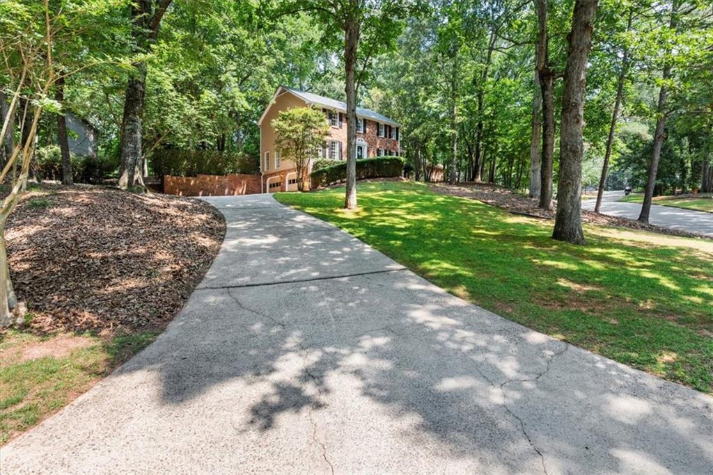 100 Grassnut Court