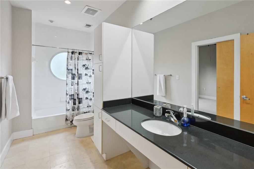 15 Waddell Street NE Unit 303