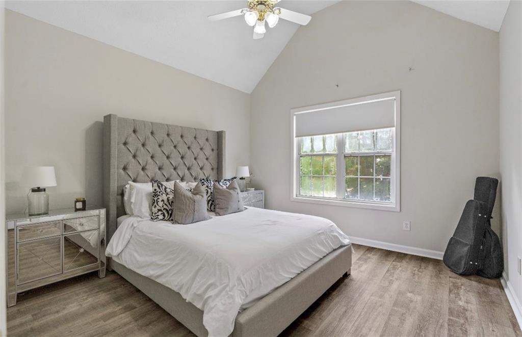 842 Eagle Glen Crossing