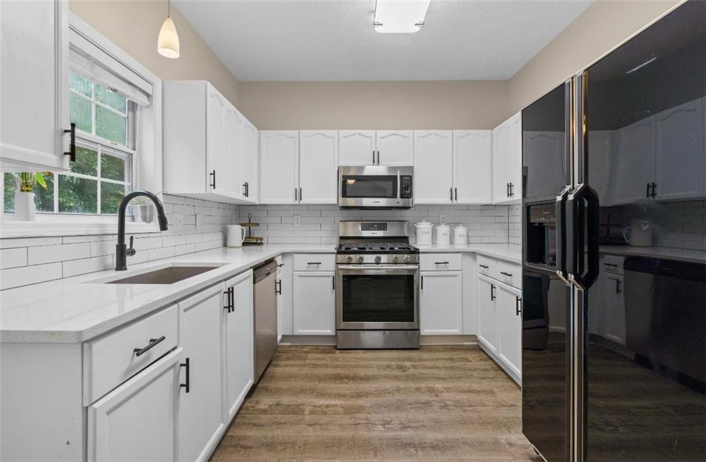 842 Eagle Glen Crossing