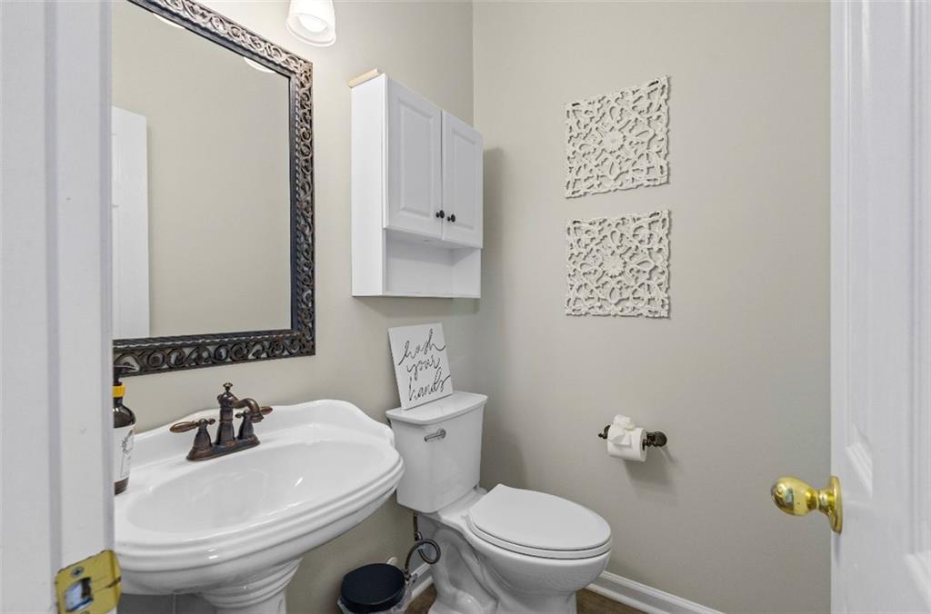842 Eagle Glen Crossing