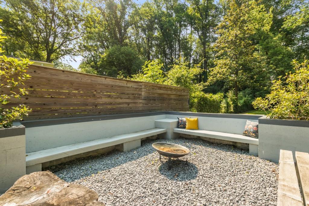 545 Windsor Parkway
