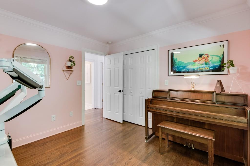 545 Windsor Parkway