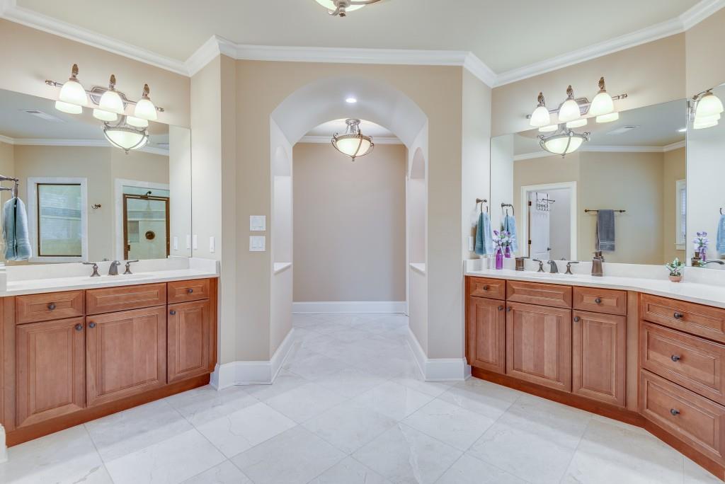 2240 Oakawana Drive