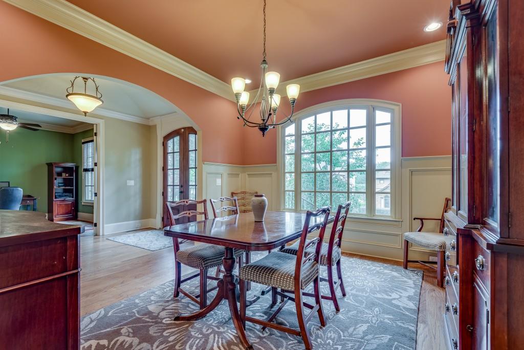2240 Oakawana Drive