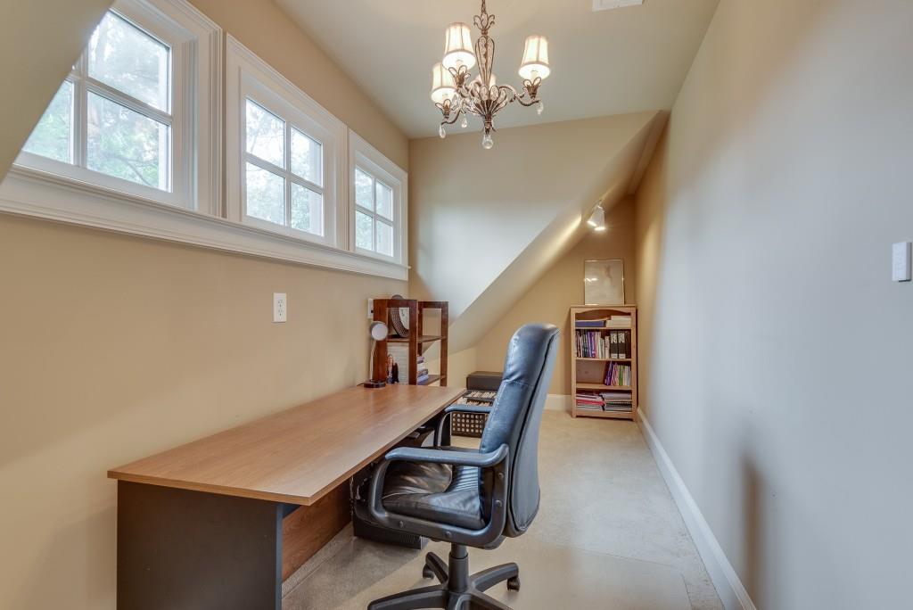 2240 Oakawana Drive