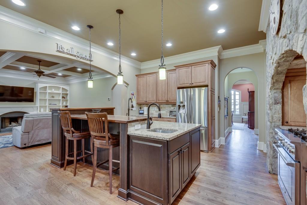 2240 Oakawana Drive