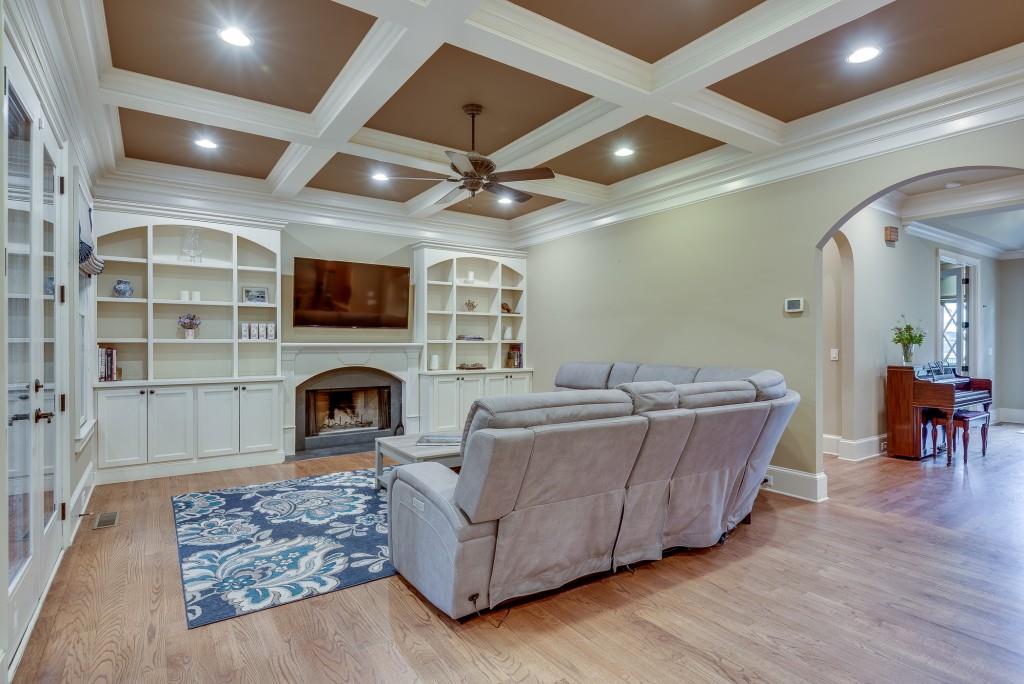 2240 Oakawana Drive