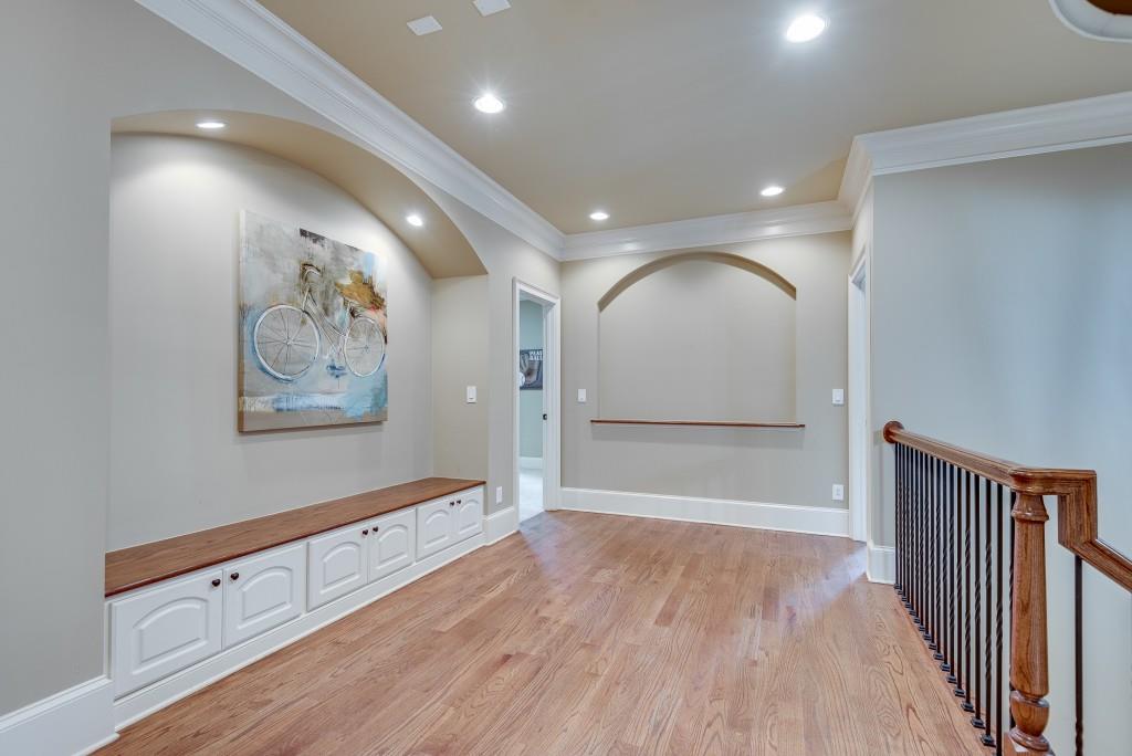2240 Oakawana Drive