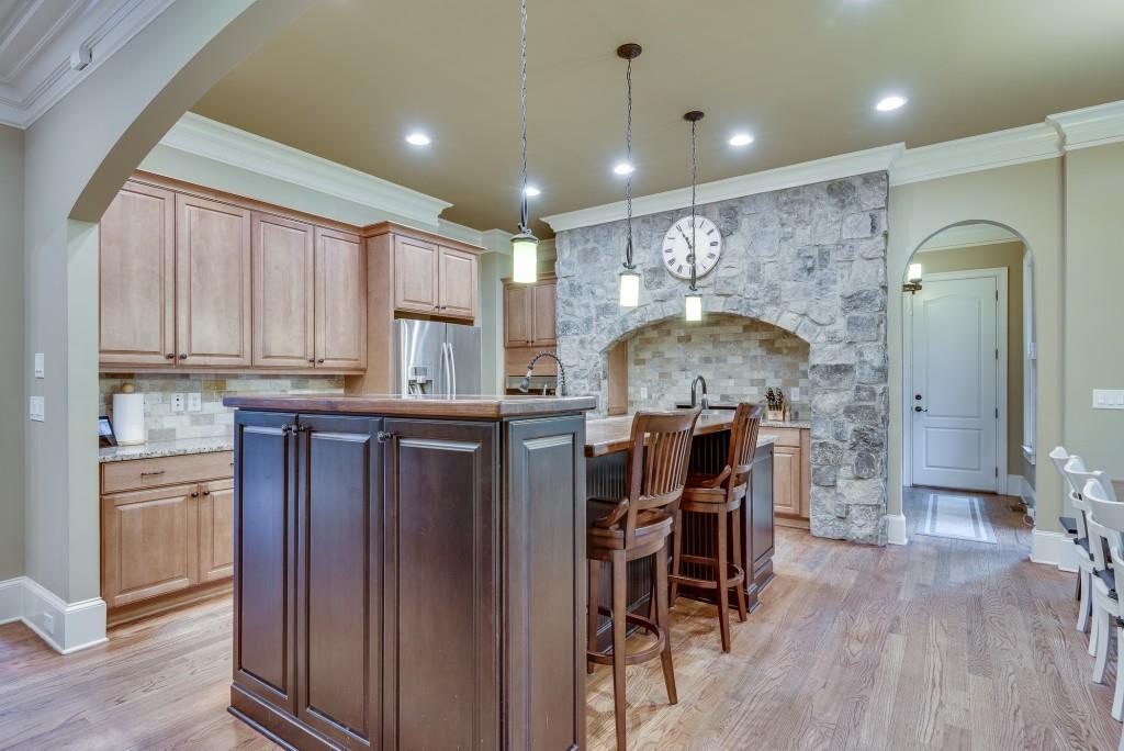 2240 Oakawana Drive