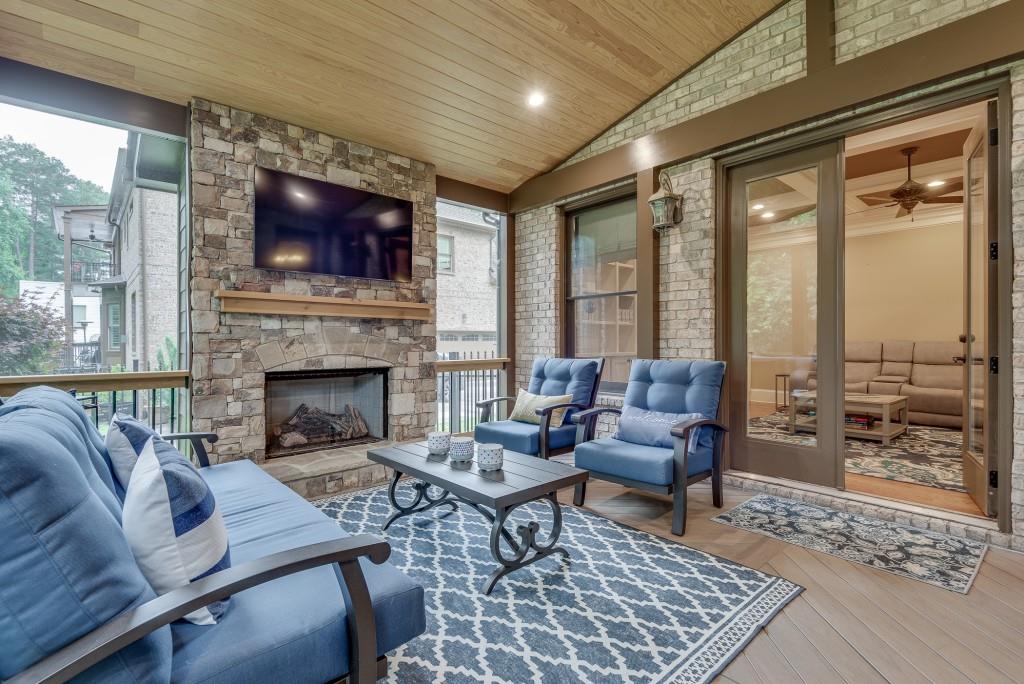 2240 Oakawana Drive
