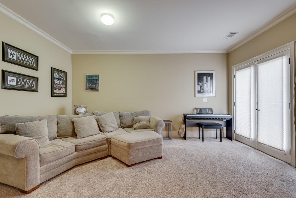 2240 Oakawana Drive